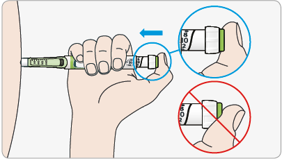 Не нажимайте на кнопку под углом, так как Ваш большой палец может заблокировать вращения переключателя для выбора дозы.